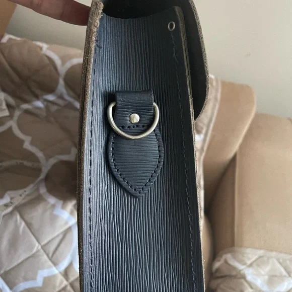 Cambridge Satchel Textured Satchel Bag - Picture 5 of 10